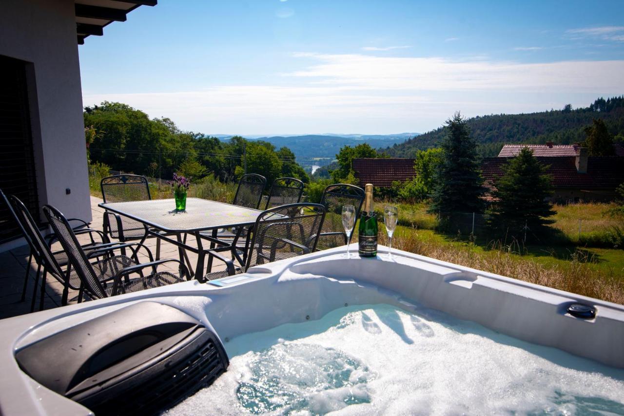 Wellness Bungalov - Vodni Nadrz Slapy - 40Km Od Prahy Necin Exterior photo