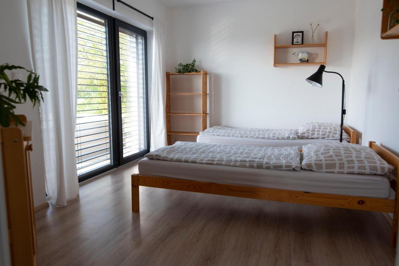 Wellness Bungalov - Vodni Nadrz Slapy - 40Km Od Prahy Necin Exterior photo