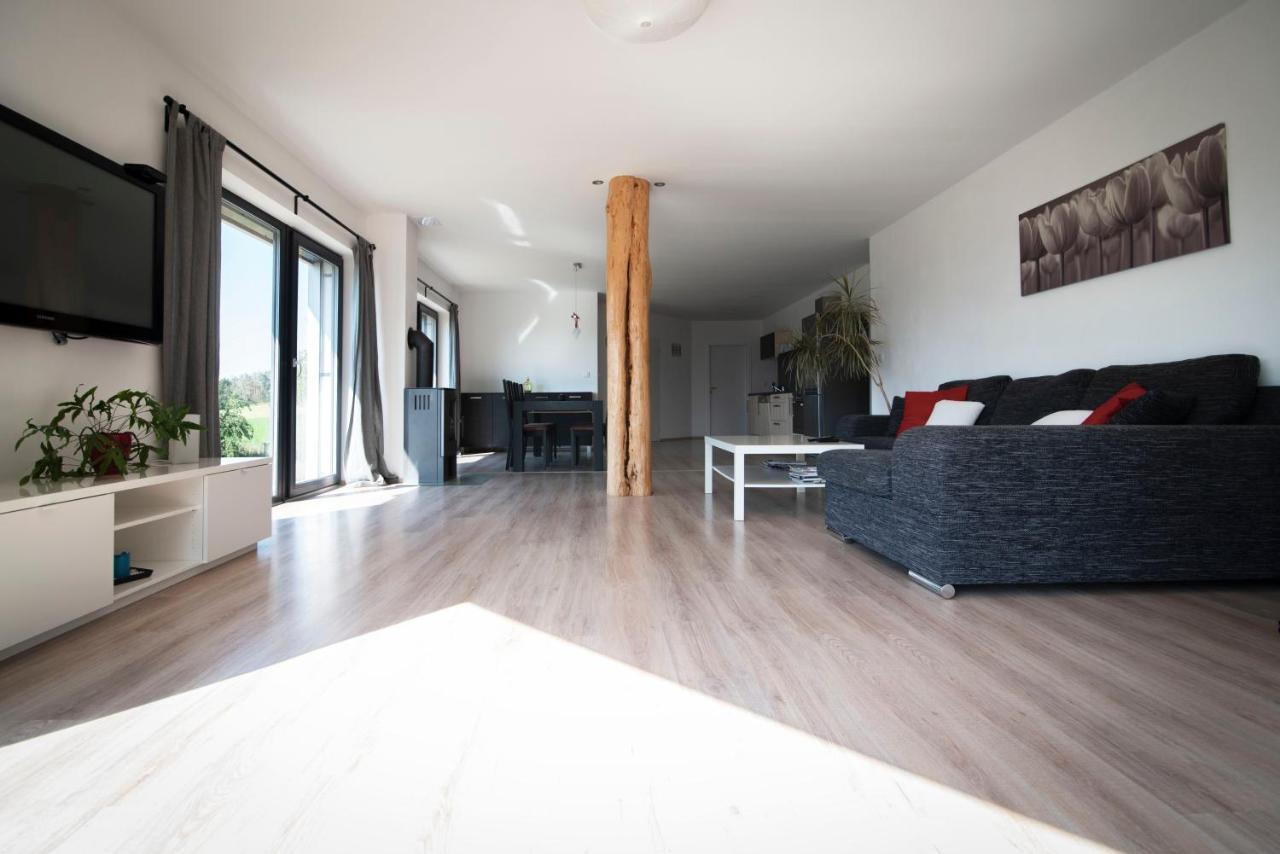 Wellness Bungalov - Vodni Nadrz Slapy - 40Km Od Prahy Necin Exterior photo